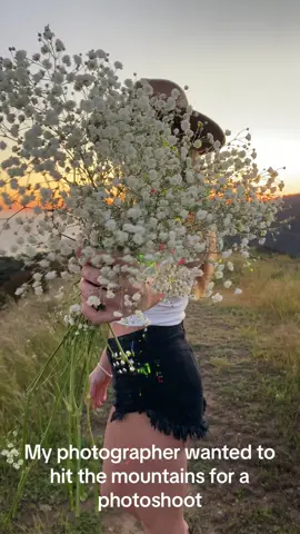 When the creative jucie are following always say YES  #photography #photoshoot #flowers #sunsetlover #photomagic 