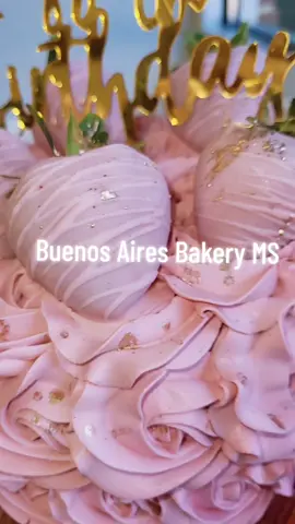 Decorate this cake with me 