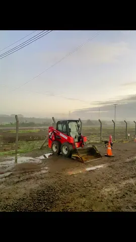 Se voce pode sonhar voce pode realizar!  #minicarregadeira  #manitou  #operedordemaquinaspesadas  #maquinaspesadas  #terraplanagem  #riograndedosul 