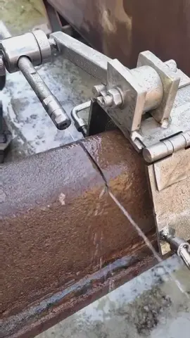 High pressure water jet 💦 #waterjet #industrial #howitsmade #engineering #mechanicalengineering #electricalengineering #mechanism #engineers #engineeringlife #engineeringlovers #engineeringporn #mechrec #science #engineer #satisfying #viral #viralreels #trending #trendingaudio 