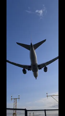 Qatari Boeing 787 Inbound Manchester