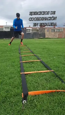 4 EJERCICIOS DE COORDINACIÓN EN ESCALERA🔥⚽️ #futbol #escalera #coordination #coordinacion #entrenamiento #nike #nikefootball #training #foryou #viral #following  #tiktok 