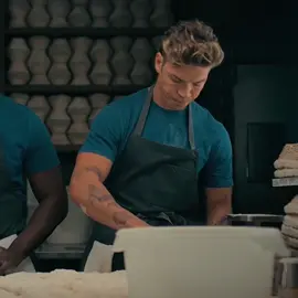 this man is too much #willpoulter #thebear #thebearseason2 #yeschef #chef #cooking #carmyberzatto #thirsttrap #icecube #youknowhowwedoit #tvseries #tv #tvshow #hulu #capcut #fx #willpoulteredit #edit 