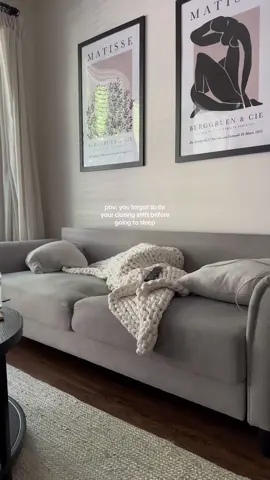 waking up to a messy ass apartment makes  my skin itch 🙃 #morningroutine #cleanwithme #apartmentreset #fyp 