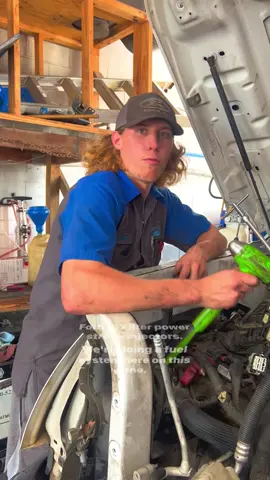 How to remove SIEZED 6.7L PowerStroke Injectors  #ford #fordtech #fordmechanic #fordracing #fordperformance #fordf150 #mechanic #fordf250 #fordsuperduty #fordfseries #superduty #powerstroke #engine #ecoboost #flyingwrenches #snapon #snapontools #mactools #matcotools #fyp #viral #viralreels #mechanictips #DIY #mechanicreels #mechanichelp #automotive #automotivetech #automotivetechnician 