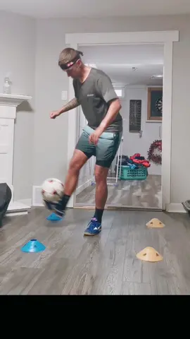 In the lab⚽🧪👨‍🔬🎩🧙‍♂️🧲 #fyp #fypシ #reels #viral #control #skill #football #futbol #futebol #Soccer
