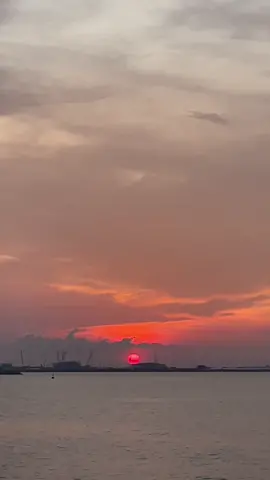 anchorage of surabaya 🌅 #ship #shipping #sea #voyage #vessel #sunset #sunrise 