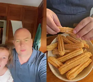 #dúo con @Edgardo Rios  gracias por el video de los churritos con la receta original ( agua , harina , sal ) #barcelona #xurreriajalpuente #churros #recetaoriginal #churreria #churroscaseros 