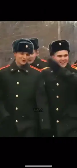 Russian 🇷🇺 soldiers salute old soviet veteran 🔥 🔥🧐🍷🗿