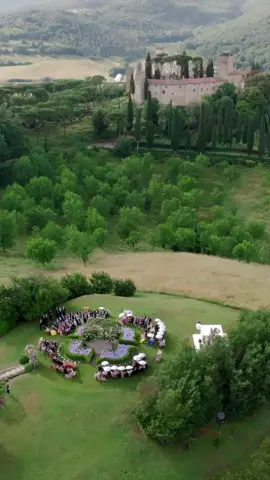 Final day with Jacklyn and Bobby in Umbria. Wedding day! #umbria #reschiohotel #umbriawedding #reschio #castellodireschio #weddingvideo 