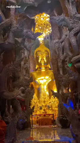 กราบ#สมเด็จพระพุทธรัตนมณีศรีมหาจักรพรรดิชัยบาดาล  ประดิษฐานอยู่ภายใน#วังรัตนมณีมหานครบาดาลนาคราช หรือ ถ้ำพญานาค #วัดมณีวงศ์ #นครนายก  #พระรัตนมณีมหาบาดาล #วัดมณีวงศ์นครนายก  #ไหว้พระทําบุญ #เข้าวัดทําบุญ #เที่ยววัด #ถ่ายด้วยมือถือ 
