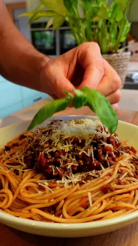 Quick and easy Spaghetti Bolognese made with quality ingredients from @Tesco. With incredibly affordable prices, that’s true value! #ad  T&C’s: Serving suggestion. Tesco lean 5% fat beef steak mince 500g, £6.98/kg. Grower's Harvest chopped tomatoes 400g, £0.88/kg. Hearty Food Co spaghetti pasta 500g, £0.56/kg Price checked and matched against comparable products at GB Aldi stores and/or online twice weekly. Price most often found matched pro rata excluding promotions. Product shown matched on 23/06. Selected Tesco stores excluding Express and NI. Details at tesco.com/aldipricematch 18+ Drinkaware.co.uk