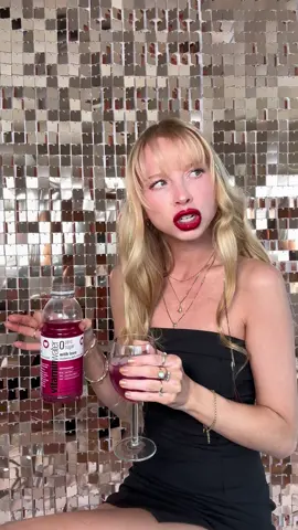 #ad @vitaminwater  is there to support every version of YOU…Even the ones you don’t want other people to see 👀 #nourisheveryyou 