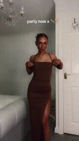 ✨– how cute is this dress omg 💘 📍 Essex #fyp #rp #uk #british #chav #chavrp #willowrp #viral 