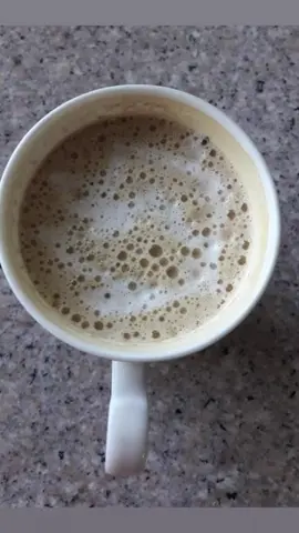 Aku menunggu datangnya pagi.Karena hanya sejuk embunnya pagi tak pernah munafik bersenandung ria diantara uap secangkir kopi panasku😃