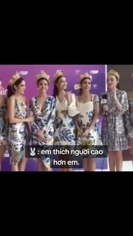 Bây giờ thời thế thay đổi rồi chiều cao không còn là vấn đề 😆 #missgrandinternational #missgrandthailand2022 #EngfaWaraha #CharlotAustin #englot🐶🐰 #fyp 