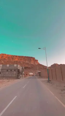 Evening walk in Yemen 😍 #fypシ #fyp #yaman #hadhromaut #tarim #tareem #kotawali  #wonderful #keindahanalam 