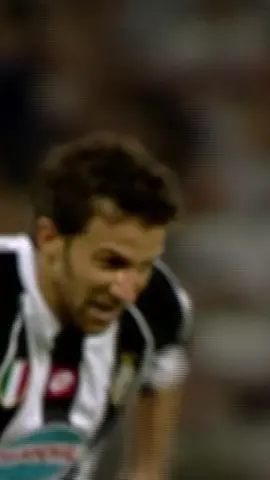 Baila al ritmo de Alex 🕺 #juventus #delpiero #skills 