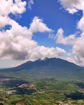 Volcán Suchitan en Jutiapa. #dji #DJIAir2S #Dron #Drone #Guatemala #hyperlapse #CiudadDeGuatemala 