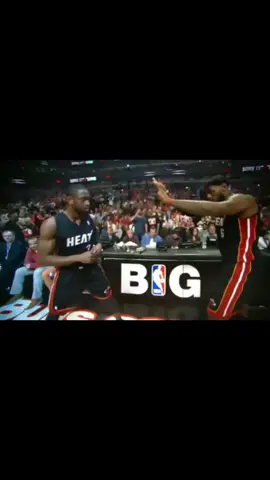 Best handshake ever 🤝                                            #NBA #lebron #wade #dwade  #kingjames  #flash #miami #handshake #brother #king #heat #mvp #6 #3 #fypシ 