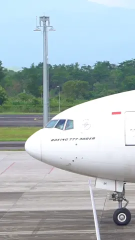 Pesawat Terbesar Garuda Indonesia,Boeing 777 #upgspotters #boeing777 #garudaindonesia #planespotting 
