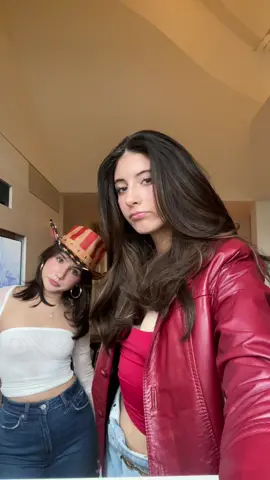 country gals 🤠 #zachbryanfanpage @aoibhe 🥸🥸🥸 
