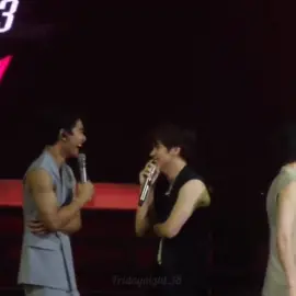 the way nanon turned to ohm and they laughed together #ohmnanon #ohmpawat #nanon_korapat #LOLFanFest2023D2 #thaienthu #fyp 