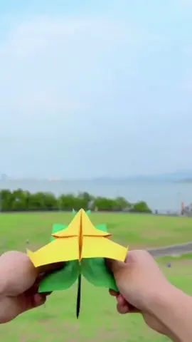 A launching pad that allows paper planes to fly higher and farther.😃#toy #toysforkids #handwork #handmade #Paper plane#gift #fyp 