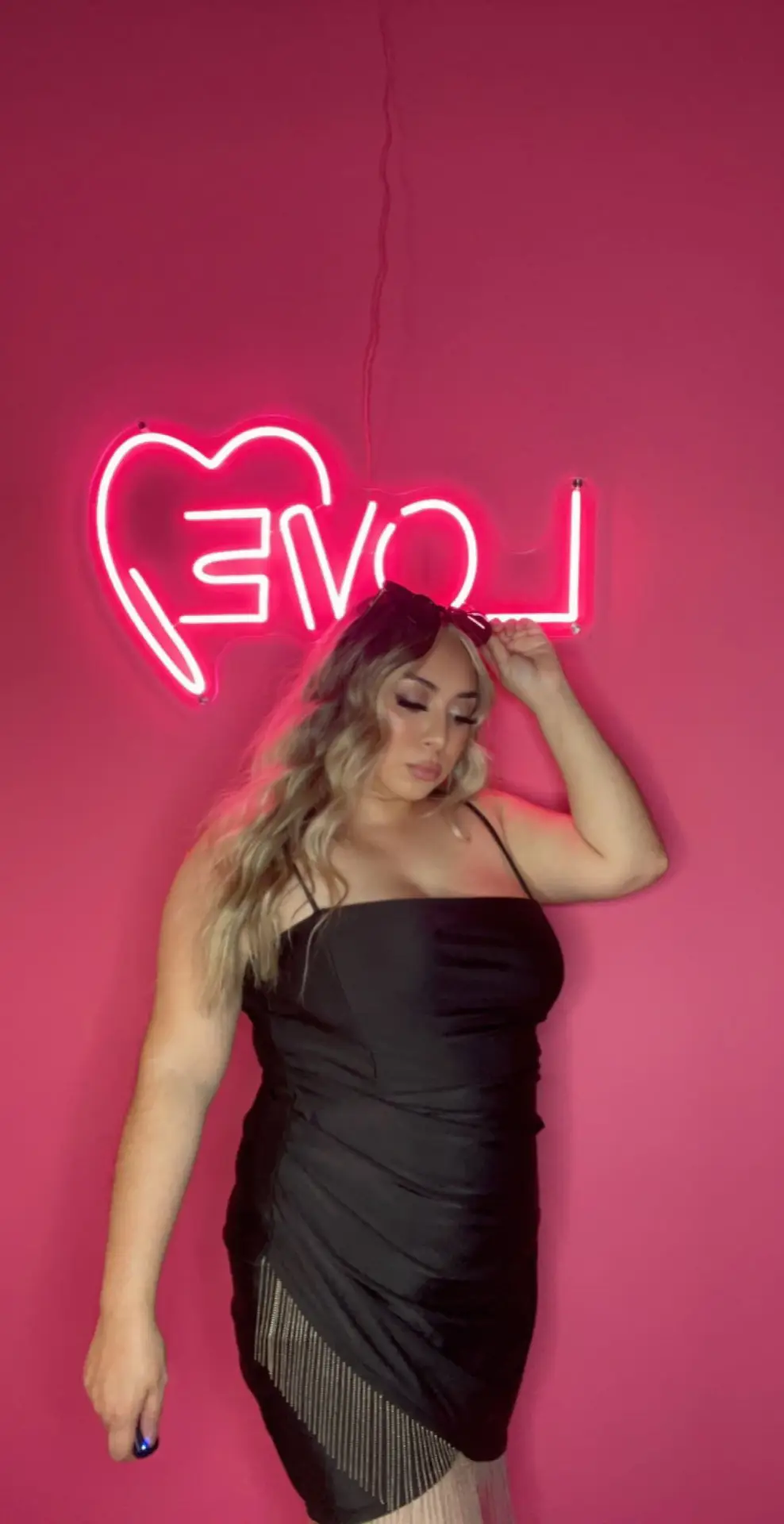 Laredo Selfie Museum is a vibe🔥 #foryou #foryoupage #fyp #fypシ #fy #laredoselfiemuseum #956 #latina #photosession #photography #photoshoot #selfie #butfirstletmetakeaselfie #tiktok 