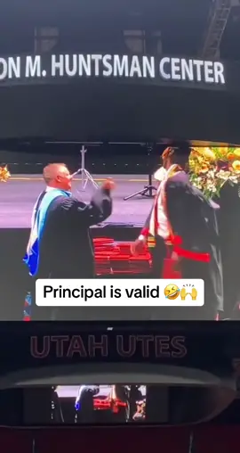 W moment 😂 (via @ky) #teacher #school #clean #graduation 