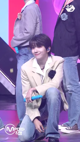 06년생 운아기 세레나데가 너무 달콤해요ㅠㅠ #MPD직캠 #MPDFanCam #M2 #BOYNEXTDOOR #보이넥스트도어 #Serenade #운학 #WOONHAK @boynextdoor_official