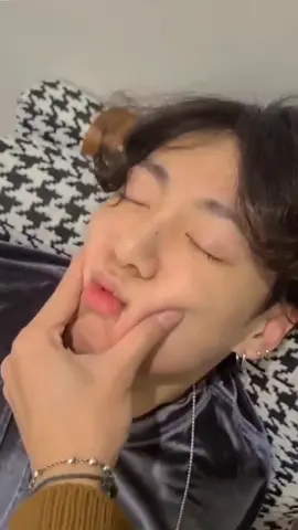V disturbed a sleeping jungkook, so cute#armylover 