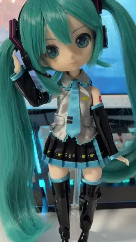 面白い大きな頭w でもかわいい❤️ #初音ミク #hatsunemiku 