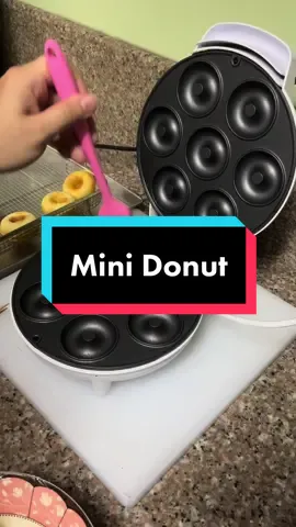 Donut #SmallBusiness #fyp #minidonut #sweets #donutmaker 
