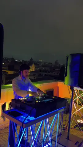 Last night dj set in one of the most exclusive terraces in Rome! 🇮🇹  #Djset #Luxuryparty #TerrazzaCaffarelli #Perte #Neiperte #Privateparty 