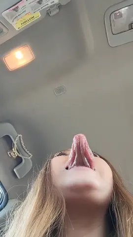 am I the only one reading this weird? #fyp #longtongue #tongue #tonguetok #tonguechallenge #longtonguevillains #tonguetwister #venom 