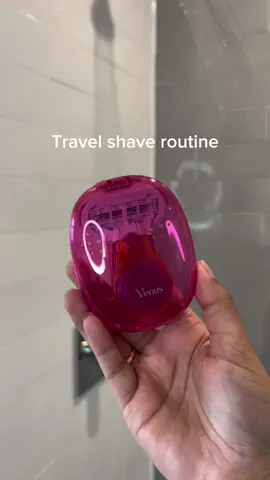 I literally cannot travel without my venus mini 🪒 you definitely have to try it if you like to shave on the go! @Gillette Venus  #gillettevenus #venusmini #travelessentials #shaveroutine #ad 