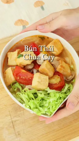 | Bún Thái chua cay | 🌻  Có những ngày chỉ cần  1 tô bún có vị chua chua cay cay là đủ trọn vẹn với mình rồi đó mọi người, thôi nay vào bếp làm món bún thái  chua cay phiên bản nhà có gì nấu đó với Mi nha #bunthai #anchay #monchaymoingay #nauchaydongian #bimetofu #midauhu #veganfood 