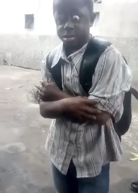 OMG that just looks so weird. How does he do that? #OhNo #weird #talent #eyes #eyespop #eyespopout #crazy #scary #how #fyp #fypシ #foryou #facebookvideo #foryourpage 