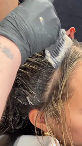 Quick little process video from faded blonde to beige bronde ✨ #fyp #fypシ #hairtok #miamihairstylist #hairtransformation #haireducation #hairconsultation #haircut #hairstyle #miami #migueldoeshair #bangs 
