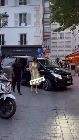 she is the main attraction #kendalljenner #kendalljennerinparis 