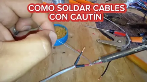 #CapCut  Hoy les enseñaremos como soldar cables con cautín, hay muchas formas de hacerlo, está es una de las técnicas que usamos. saludos espero que les guste el vídeo... #algobellopalcamello🐫💵  #eltoquesteenseña  #soyeltoques  @Steren 
