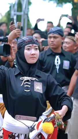 ramekanlur#reogponorogobatam #reogponorogo #jatilan#psht  #senibudaya #folowlikekomensalin #pembarong #fypindonesia #fyp #TikTokImpact #bujangganong #pusaka #kelonosewandono #fyp #cewe 