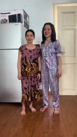 outfit trẻ hoá cho 2 mẹ con đã quá lứa lỡ thì. 🤣🤣#myhanhstore #hanhfashion02 #GocLamDep #BeautyTok #fashion @Hạnh fashion- Đàn Bà KHÍ CHẤT 