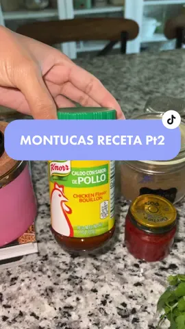 MONTUCAS RECETA Pt2. Esta es la receta para la carne.  Para  10 libras de carne  •CONSOME  DE POLLO 3 cucharadas  • ESPECIAS 1 cucharadita y media   •SAL al gusto •ACHIOTE una cucharadita diluida en una taza de agua  •MEDIA CEBOLLA ROJA • 1 CHILE JALAPEÑO  •1 PIMEMTO VERDE O BELL PEPPER  •CHILE DE ARBOL  •CILANTRO  •6 TOMATES  Cuando la carne esta lista se le agrega una taza de masa pera una consistencia mas espesa. Si tienen alguna pregubta dejenla en los comentarios👇🏾 😜 #montucascatrachas #montucashondureñas #hondurancheck #504🇭🇳 #honduranfood #catrachos504 