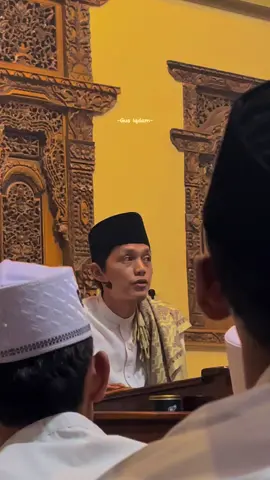 Seng maneni gurune bocae teko? #rifqihijrah✨ #sabilutaubah #gusiqdammuhammad   