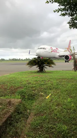 Moment di mana Pesawat Batik Air terakhir terbang ke Merauke....Di tunggu pengantinya SAJ (Super Air Jet) #bandaramopahmerauke #merauke_papua #merauketiktok #masukberanda #soundviral #papua #papuapride #batikairlines #fypシ 