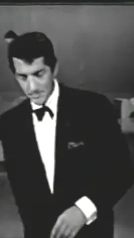Who’s ready for a summer romance? #DeanMartin #ThatsAmore 