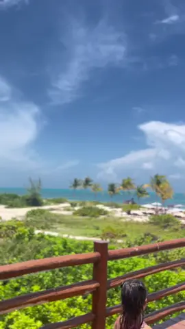 Pero aciendo memorias es lo mejor ✈️🏝️ #cancunmexico #cancun #parati #fyp #planethollywoodcancun #playa #family #memories #friends #daydrinking 