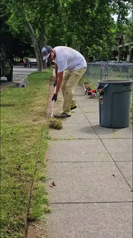 Giving Sidewalk A FRESH Lineup💈#fyp #satisfying #lawncare #barber 